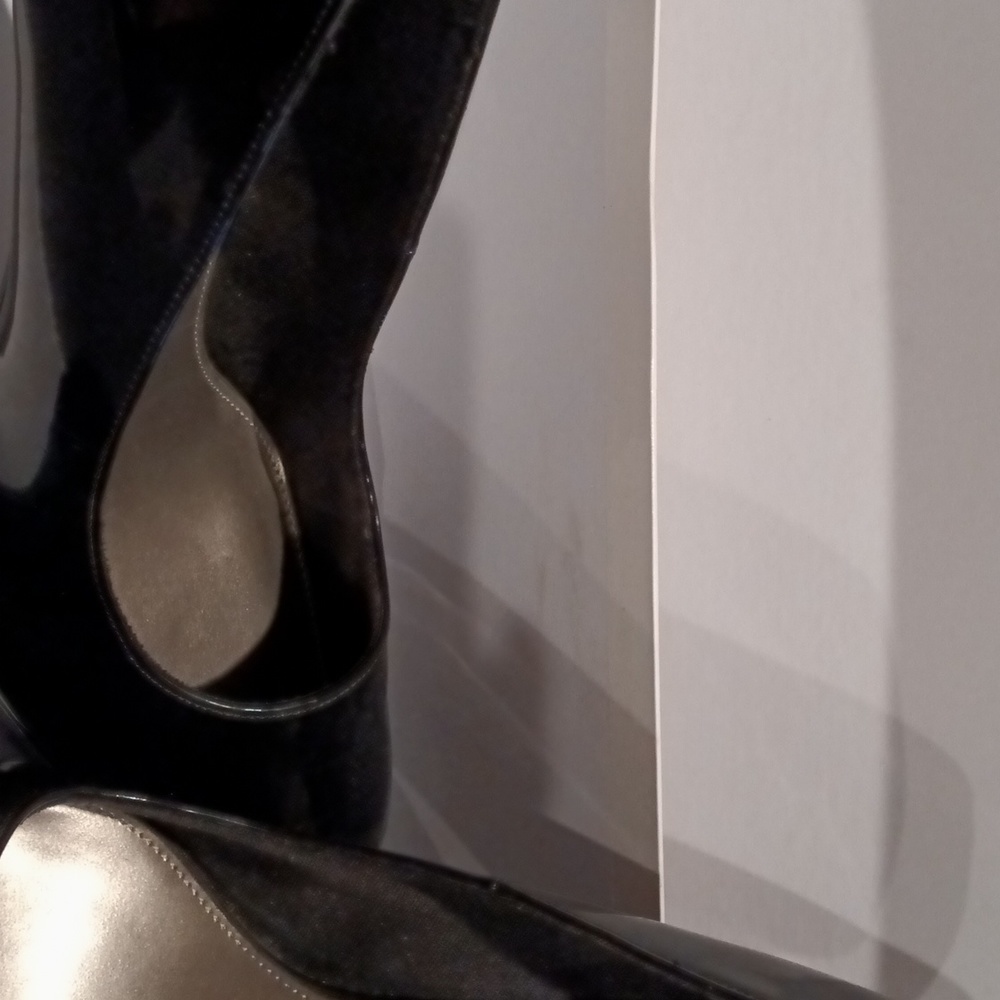 Ladies Heels size 11.